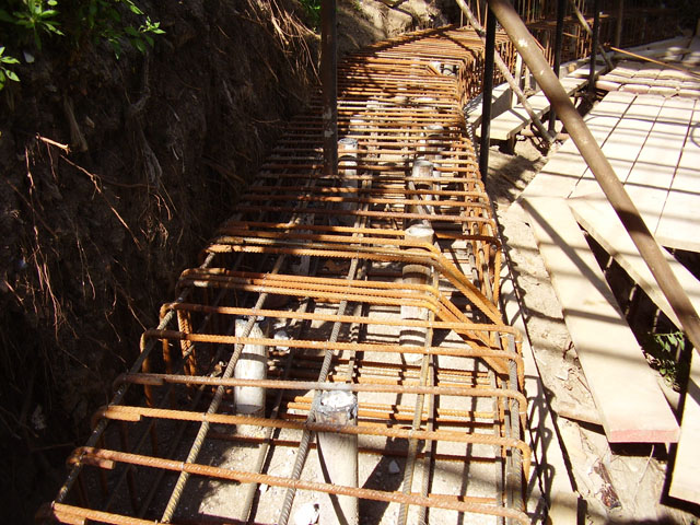 Montaggio del ferro di armatura del cordolo di collegamento