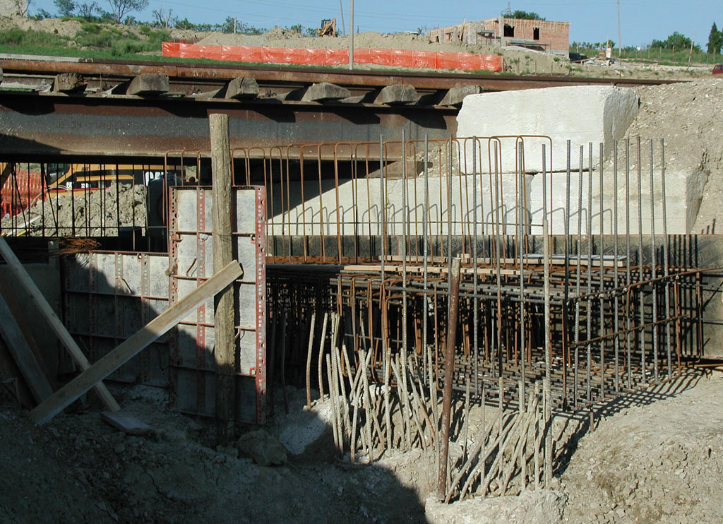 Cordolo di sostegno per l'impalcato