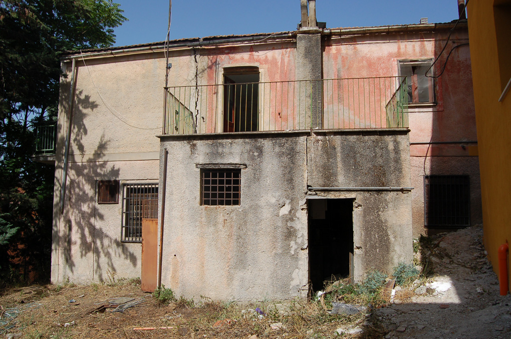 Vista dei fabbricati da demolire
