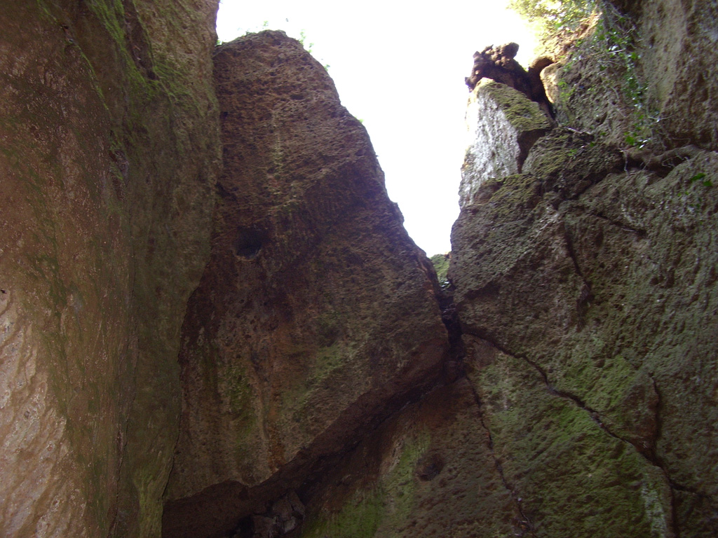 Blocco crollato da chiodare