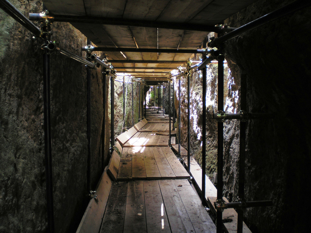 Vista del ponteggio all'interno